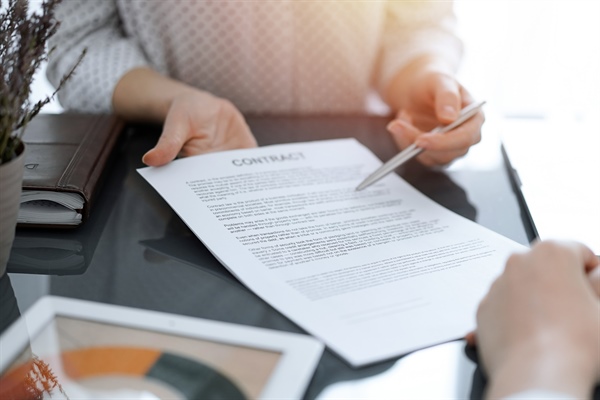 Top 5 Considerations for HOA Boards When Hiring Roofing Contractors