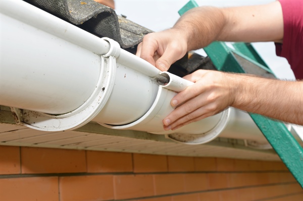 Choosing the Best Gutter System for Home Function & Curb Appeal