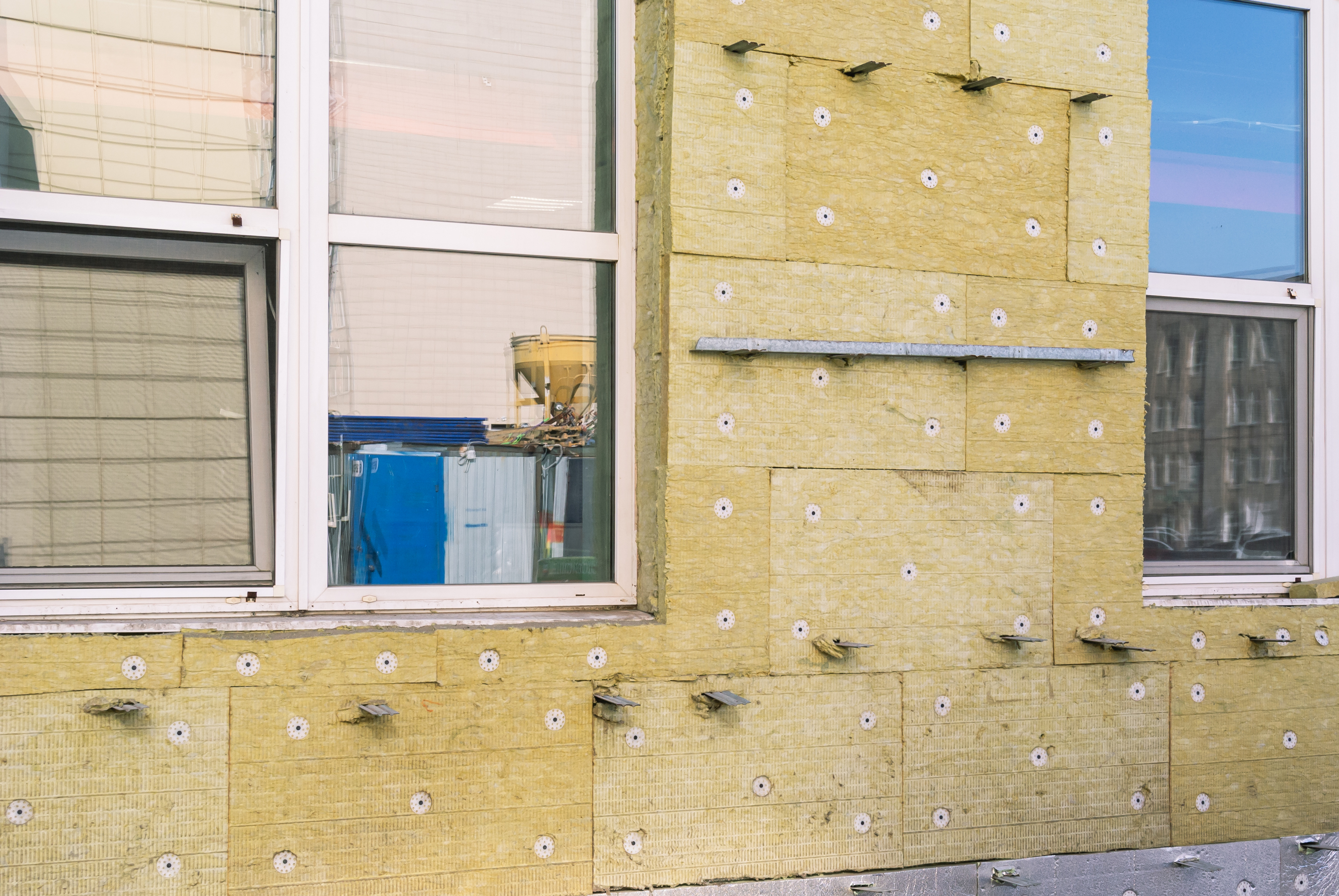 How Energy-Efficient Roofing & Siding Lower Utility Bills